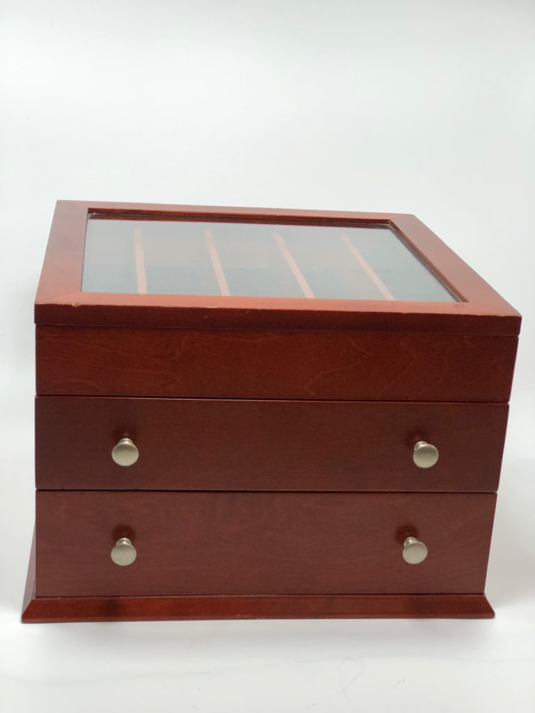 LIGHT BROWN JEWELRY/ WATCHES BOX.
