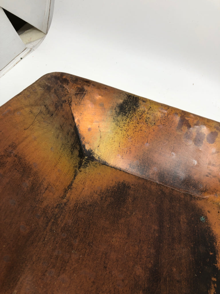 DISTRESSED ORANGE & BROWN HAMMERED METAL CENTERPIECE BOWL.