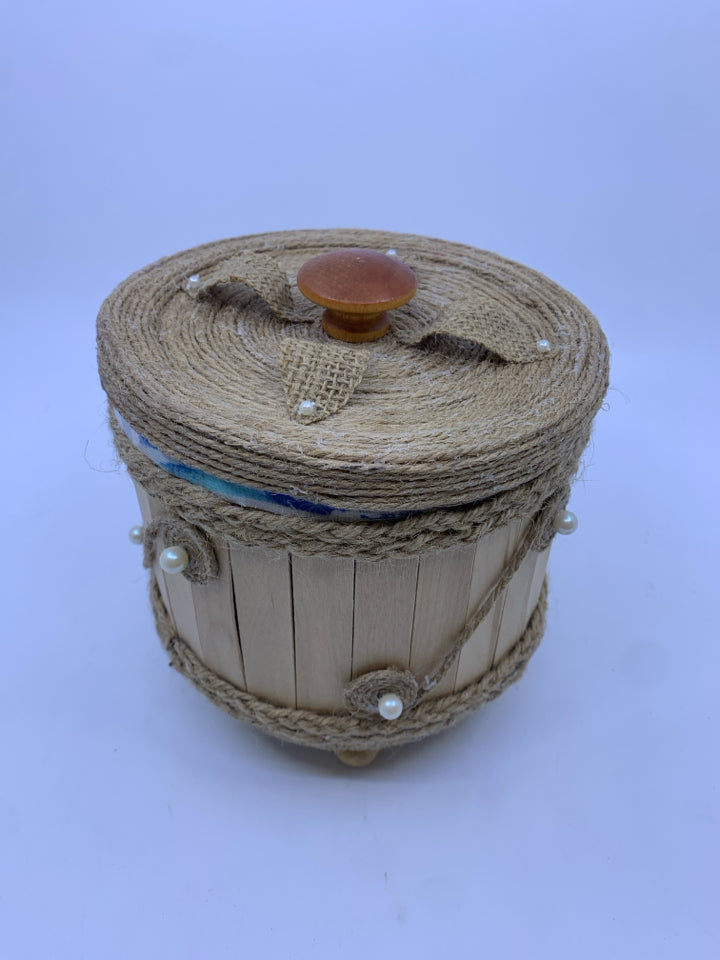 BURLAP AND WOOD TOILET PAPER HOLDER/ W LID.