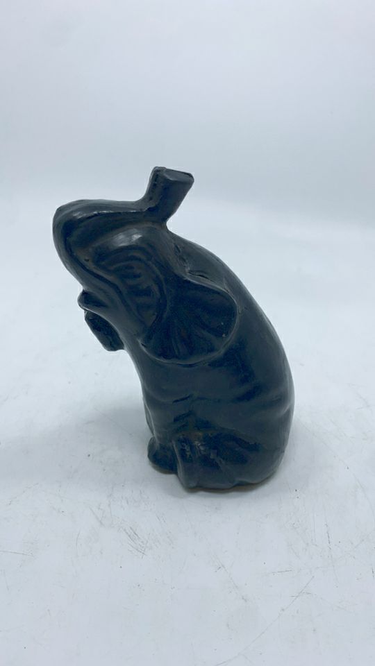 SM BLACK CERAMIC ELEPHANT FIGURINE.