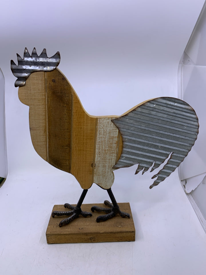 WOOD/METAL STANDING ROOSTER.