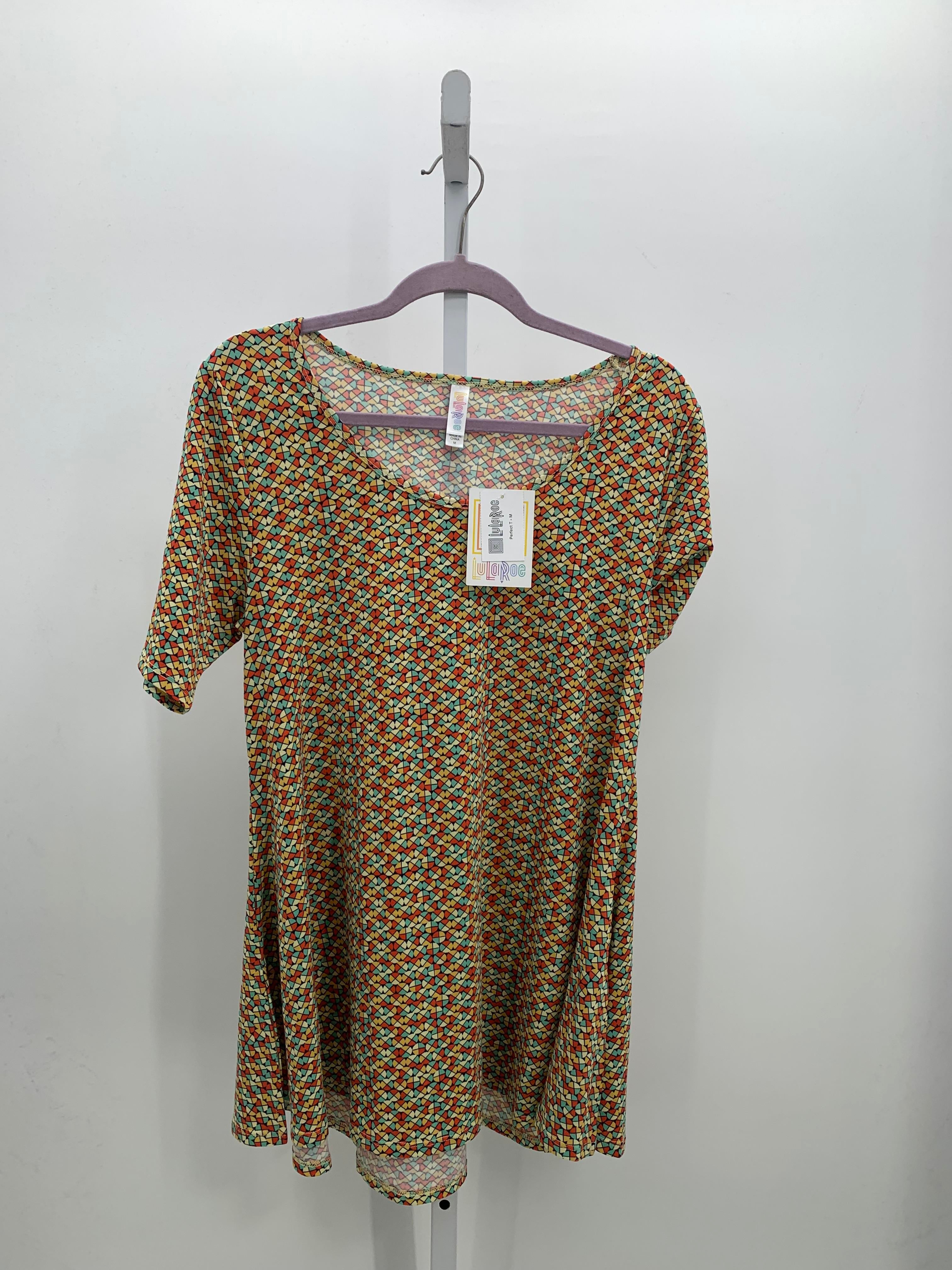 Lularoe Size Medium Misses Short Sleeve Shirt
