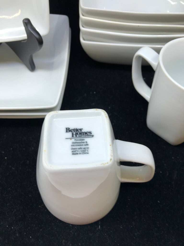 12PC WHITE SQUARE ROUNDED EDGE SERV FOR 4 SET.