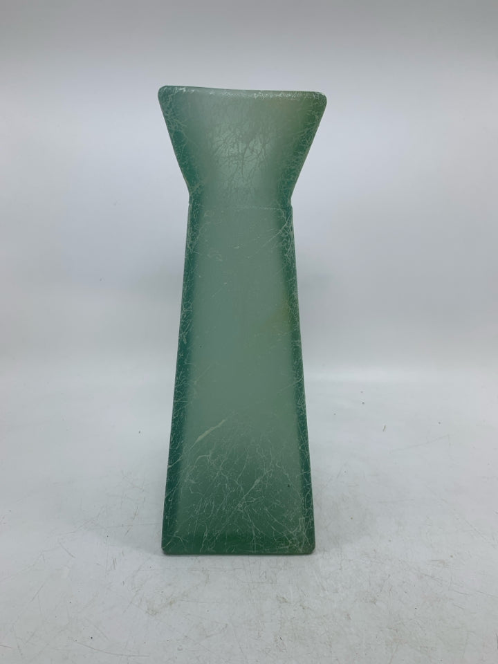 FROSTED SPLATTER GLASS SQUARE VASE.
