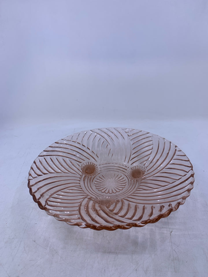LIGHT PINK FOOTED SERVING BOWL W/ EMBOSSED DETAILS.