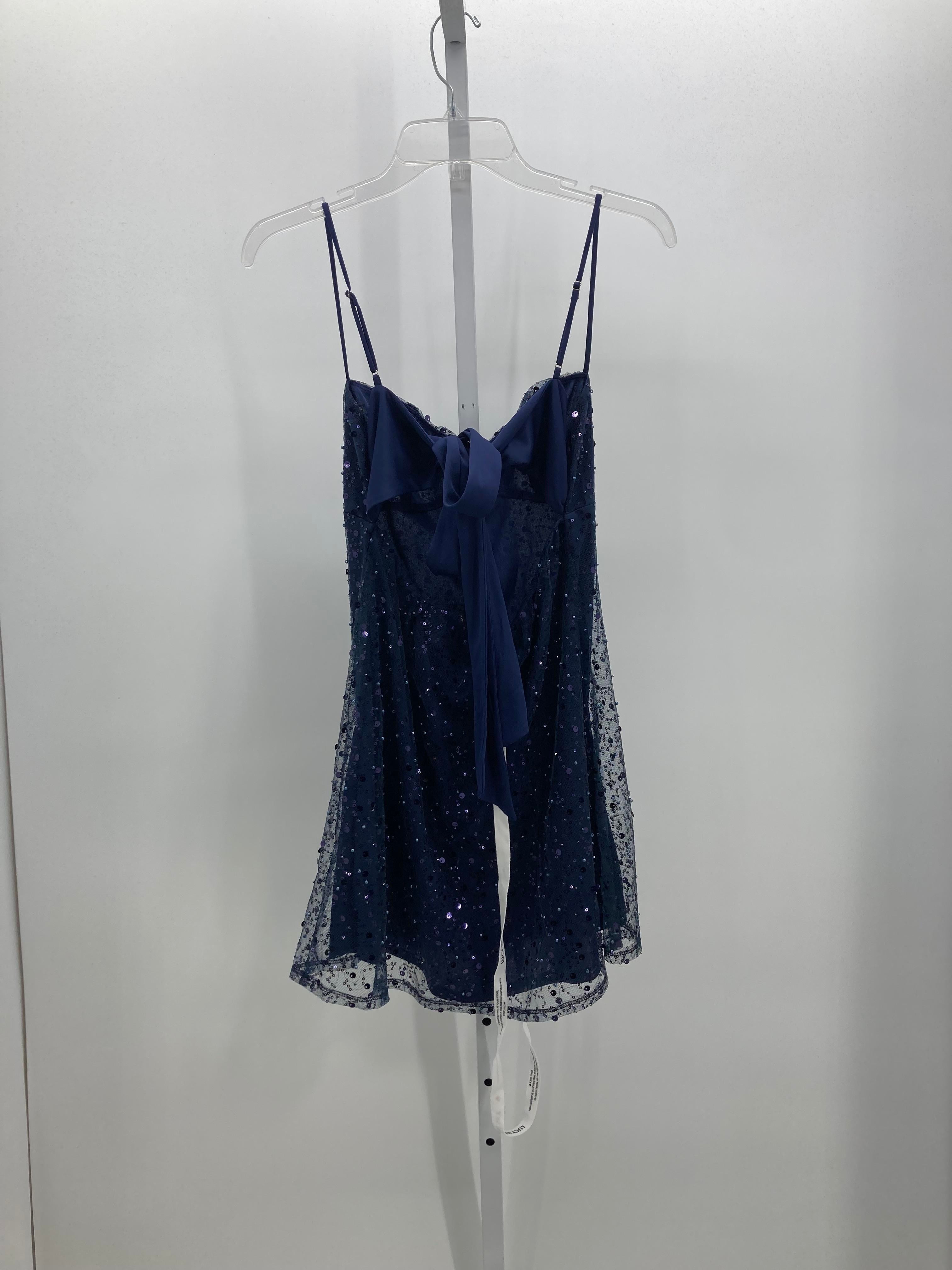 Size Medium Juniors Sleeveless Dress