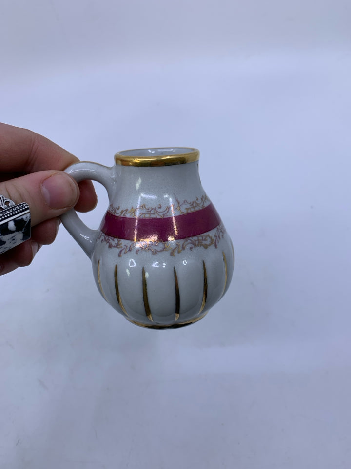 SMALL LUIAN PITCHER.