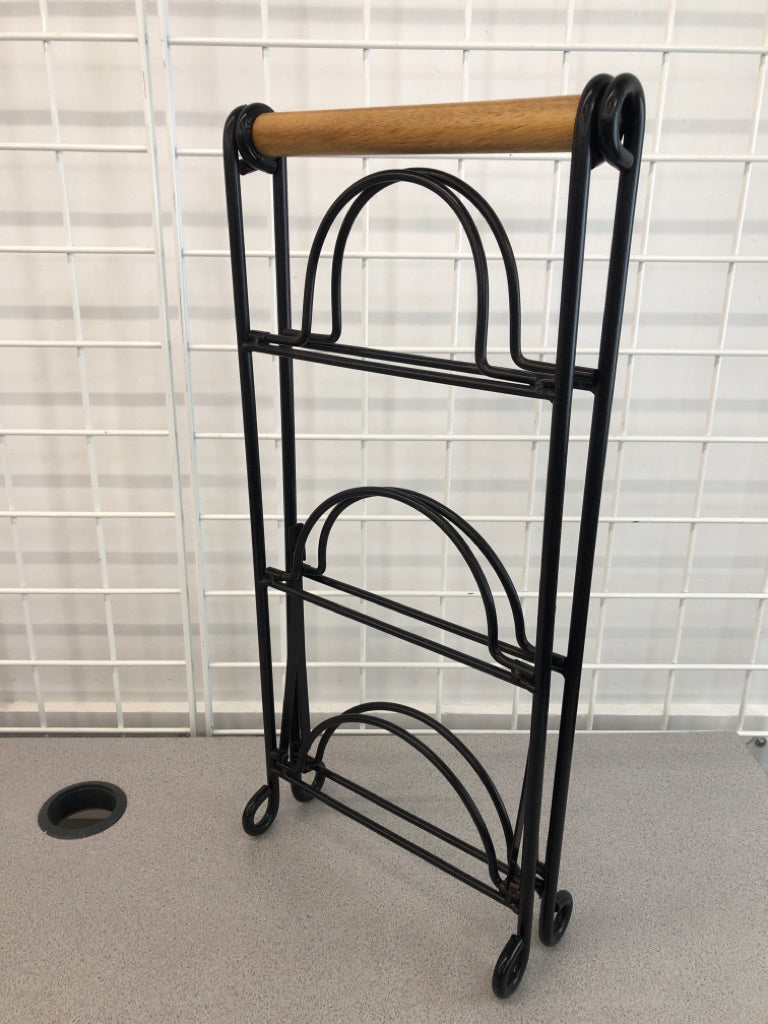 3-TIER FOLDING METAL PLANT STAND W/WOODEN HANDLE.