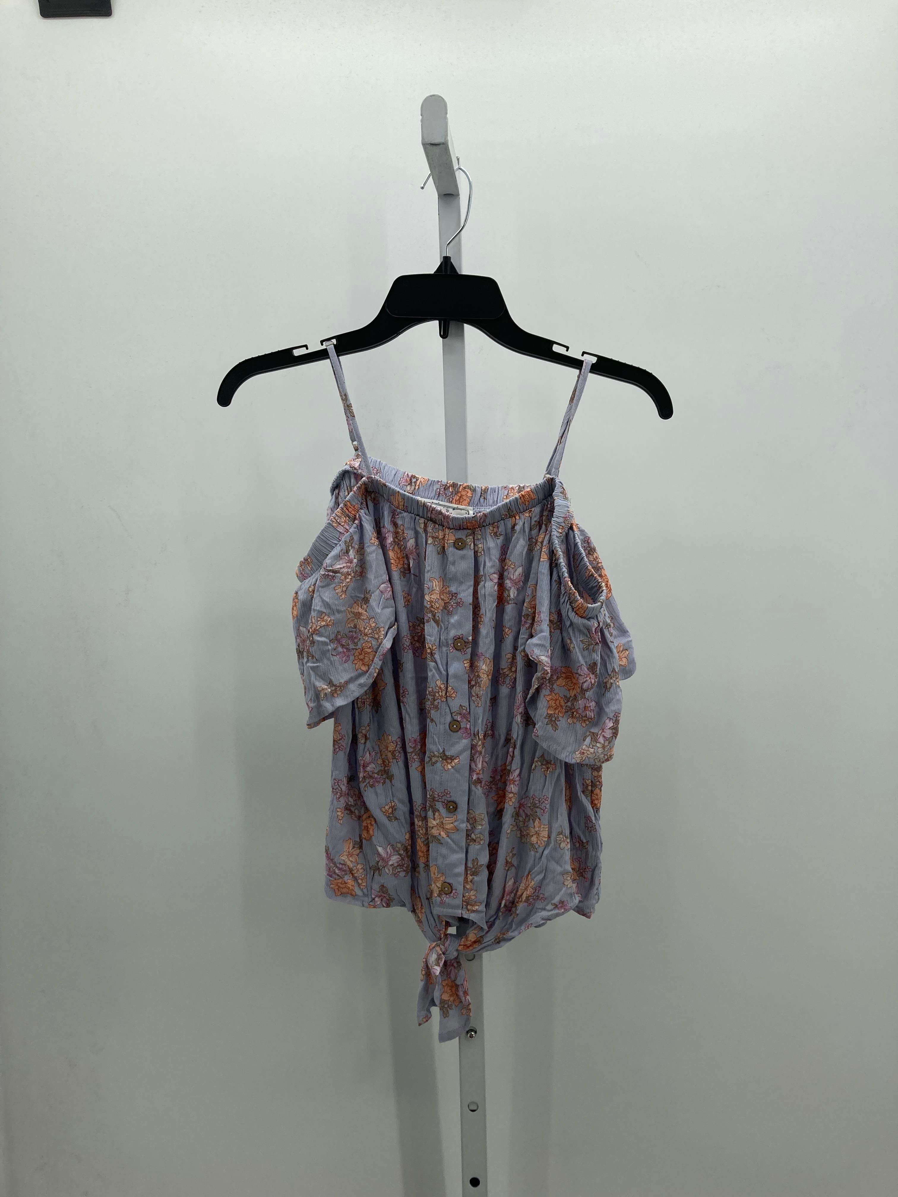 Hippie Rose Size Large Juniors Short Sleeve Shirt