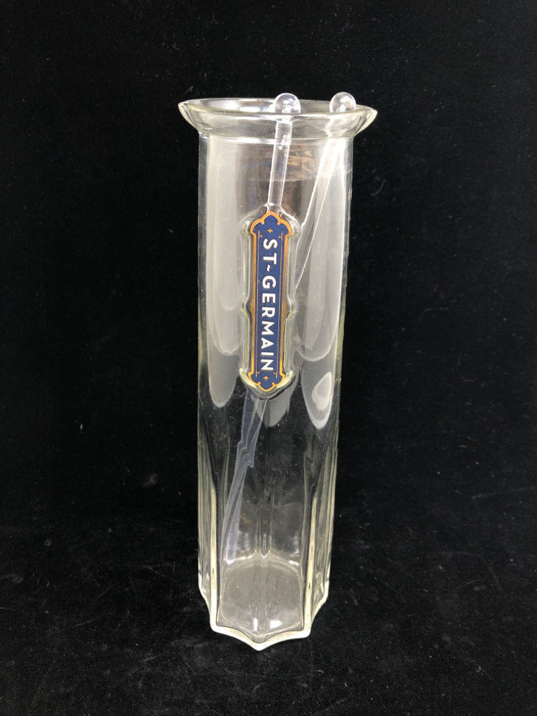 ST GERMAIN LIQUOR CARAFE W/2 GLASS STIRRERS.