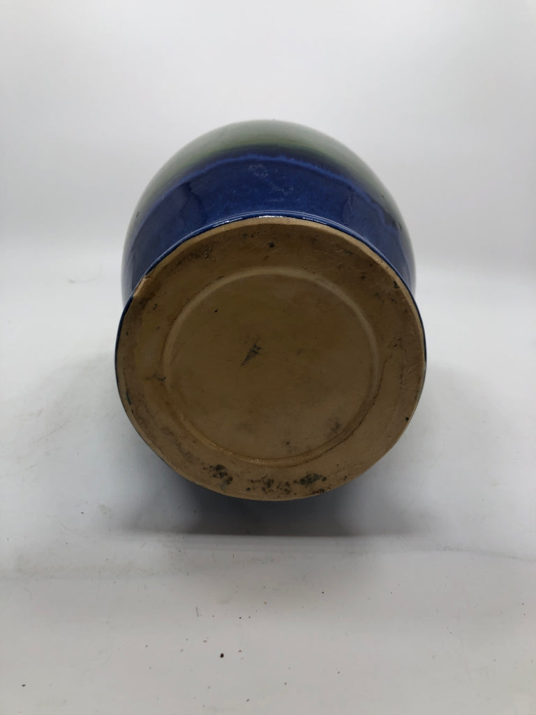 BROWN/GREEN/BLUE DRIP GLAZE VASE.