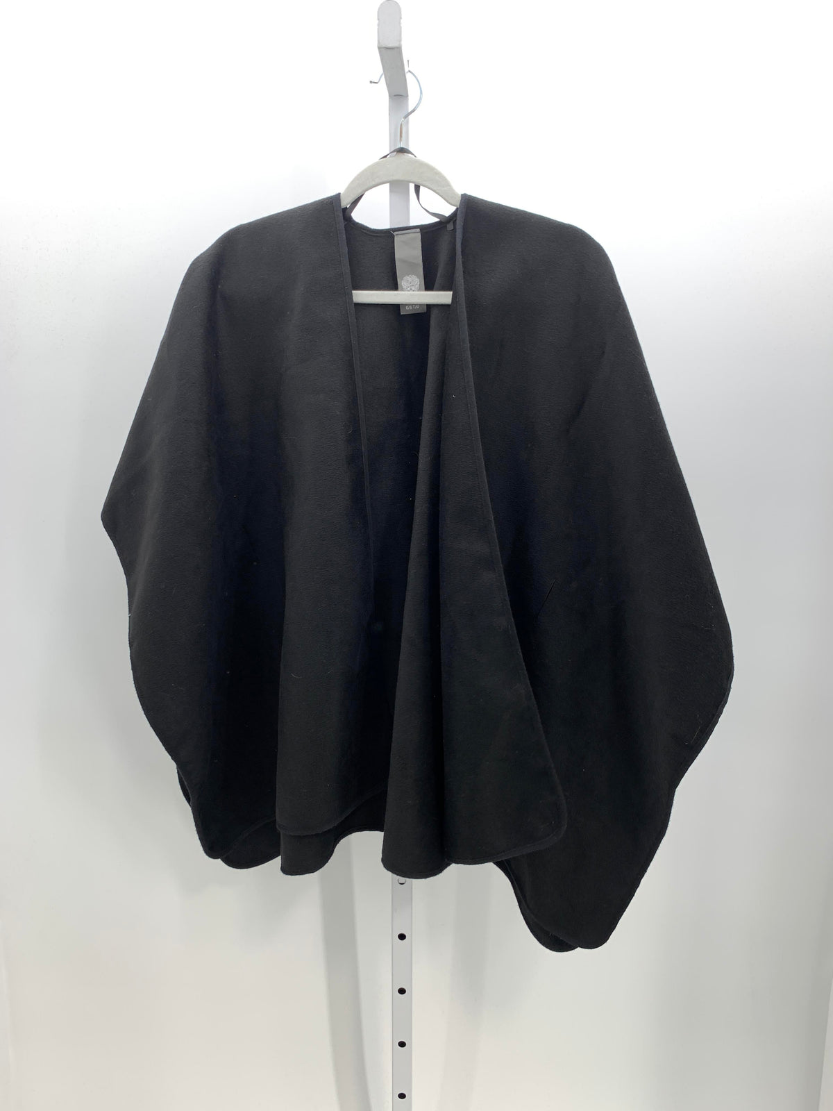 Vince Camuto Size Medium Misses Shawl