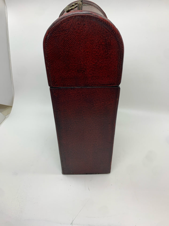 WOOD WINE BOX W/PAINTED GRAPES.