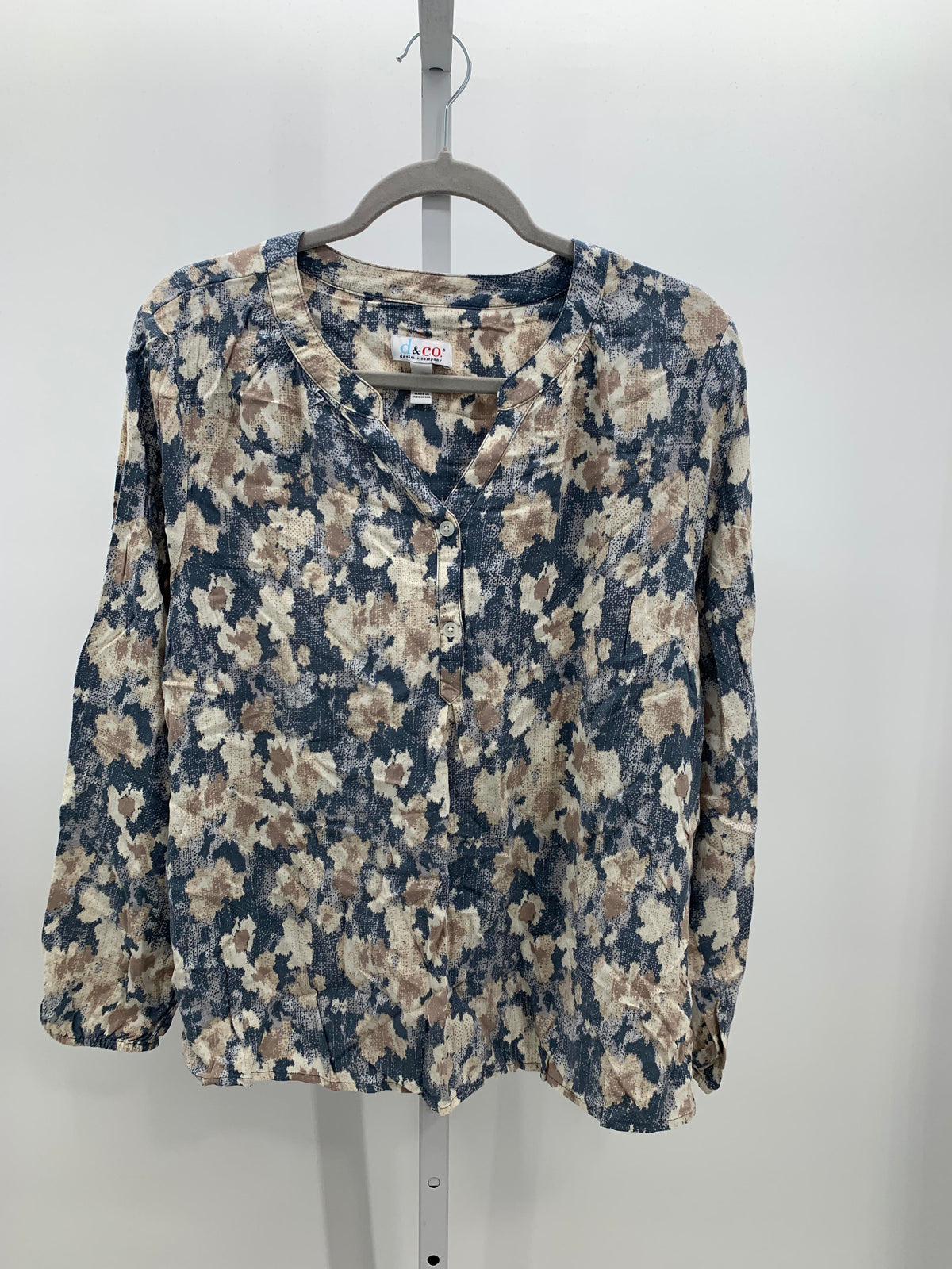 d & co. Size Extra Large Misses Long Sleeve Shirt
