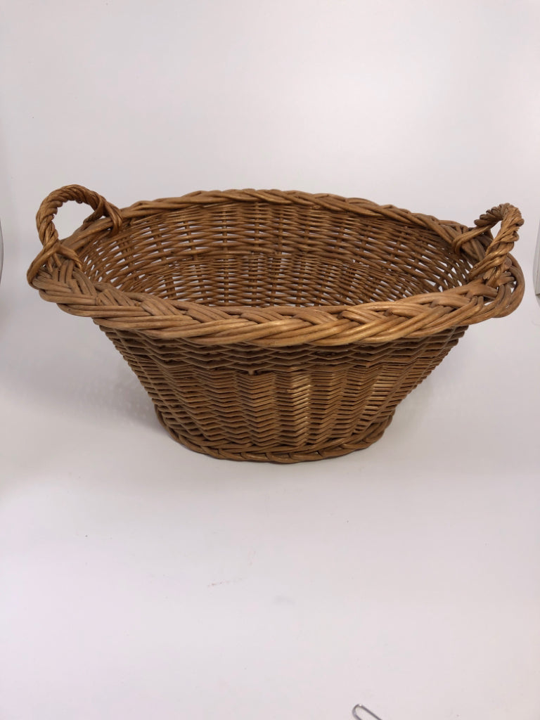 BROWN WICKER BASKET W/HANDLES.