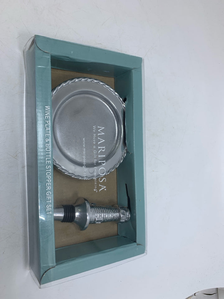 NIB 2PC LIGHTHOUSE & SWIZZLE WINE SET PLATE/STOPPER.