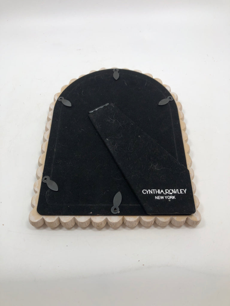 CYNTHIA ROWLEY ARCHED PHOTO FRAME.