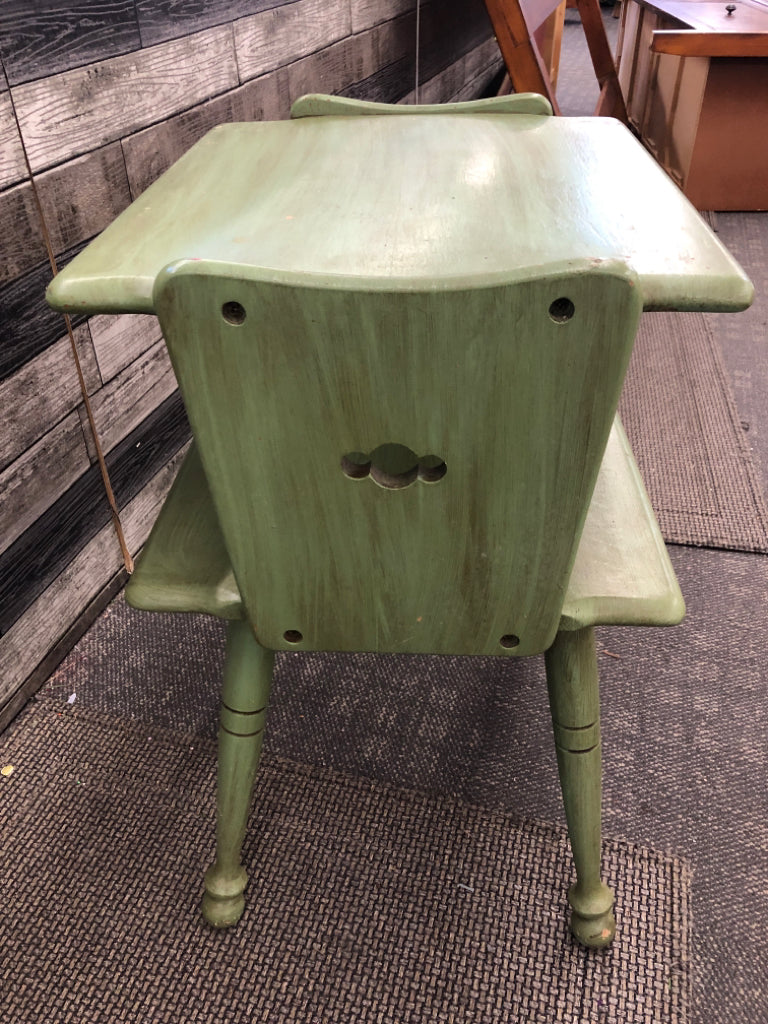 VTG GREEN DISTRESSED TABLE W SHELF.