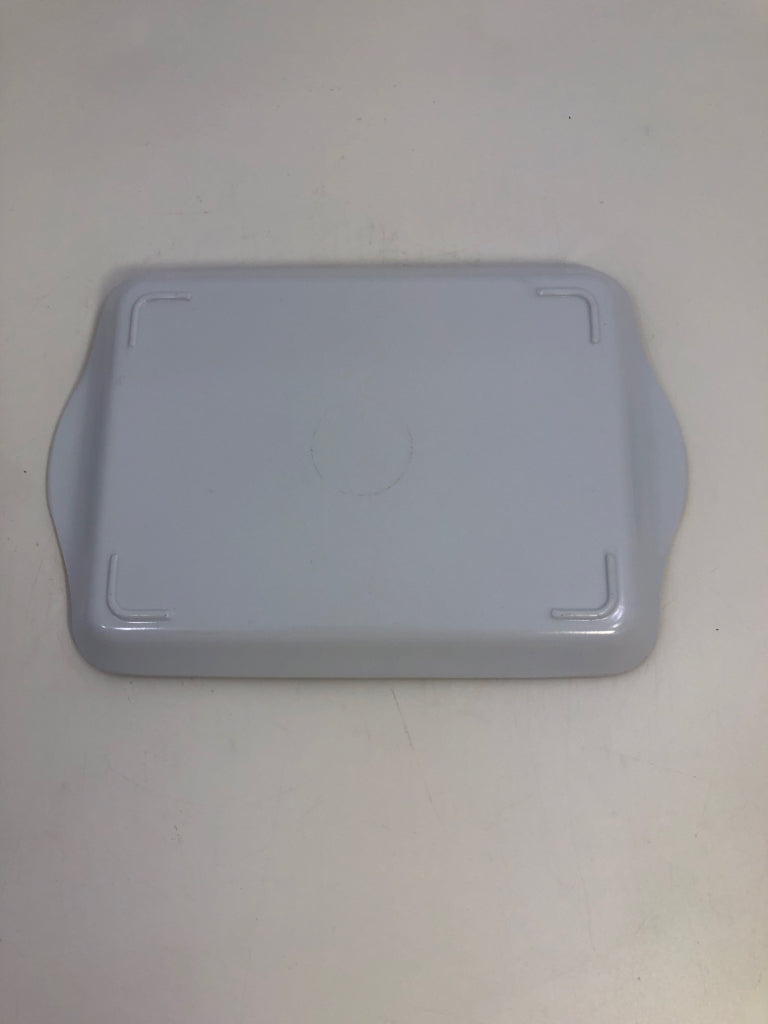 SMALL MELAMINE ROOSTER TRAY.