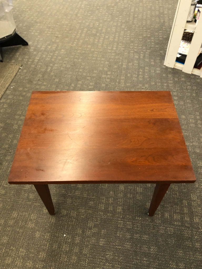 SIMPLISTIC CHERRY WOOD END TABLE.