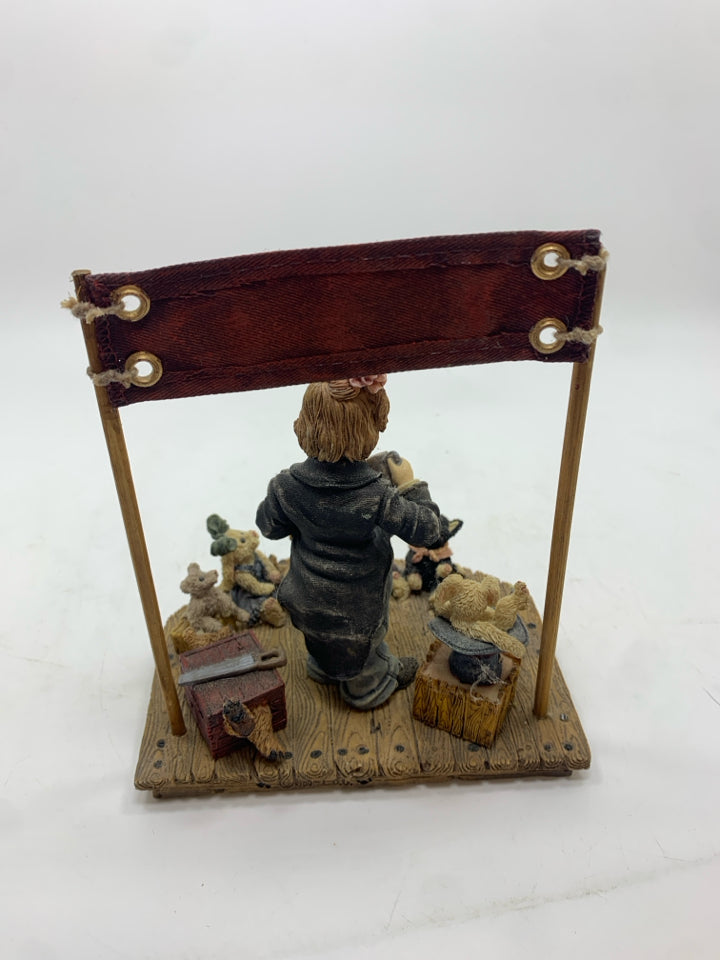 YESTERDAYS CHILD "MAGIC SHOW AT 4" FIGURINE.