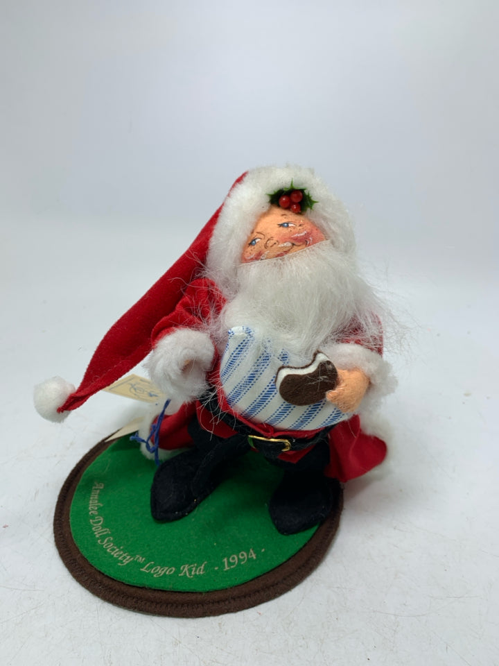 VTG ANNALEE LOGO KID 1994 SANTA.