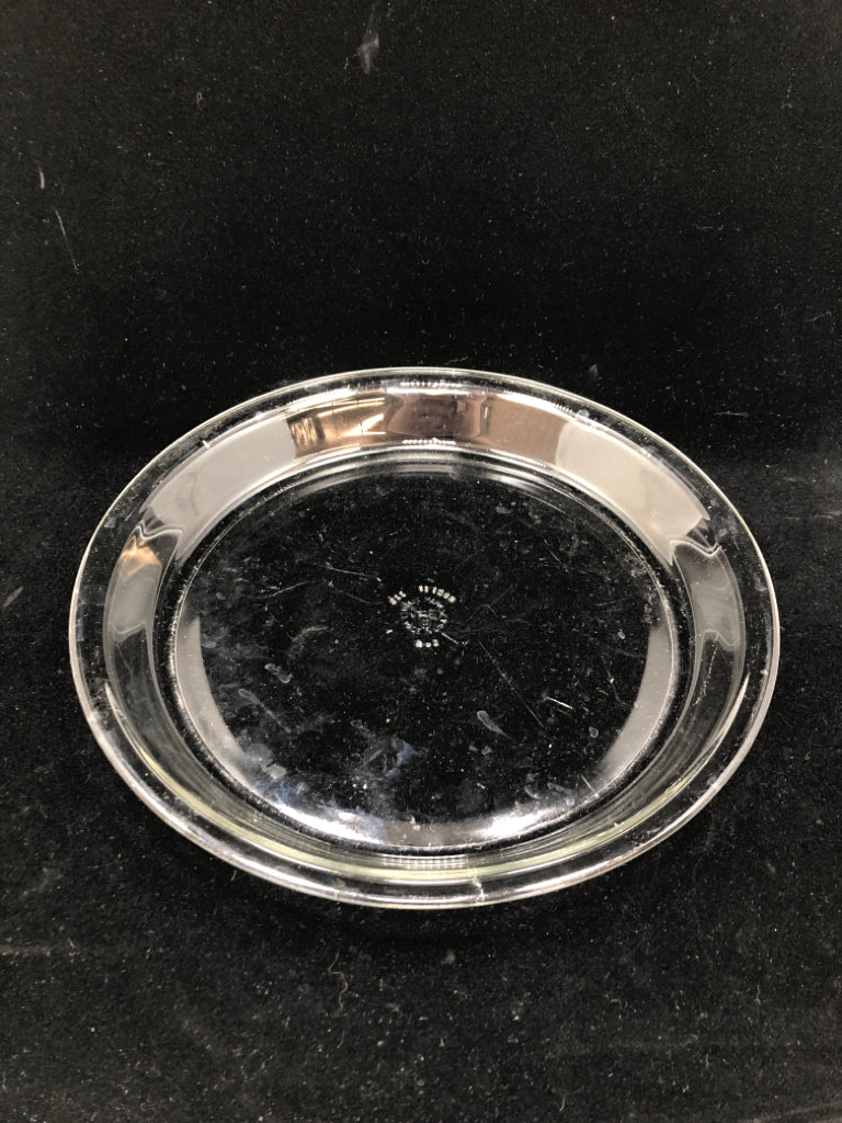CLEAR ROUND 11" PYREX BAKING DISH.