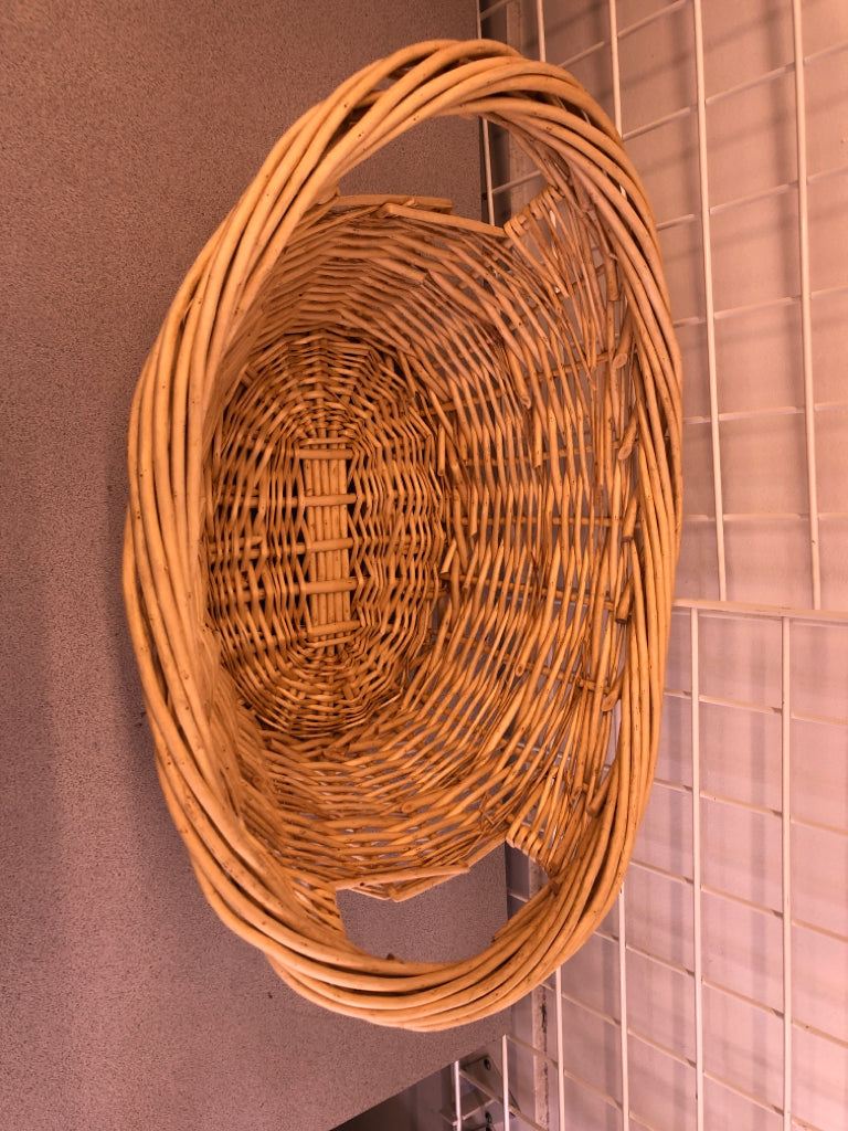 OVAL THICK WICKER BASKET BLONDE.