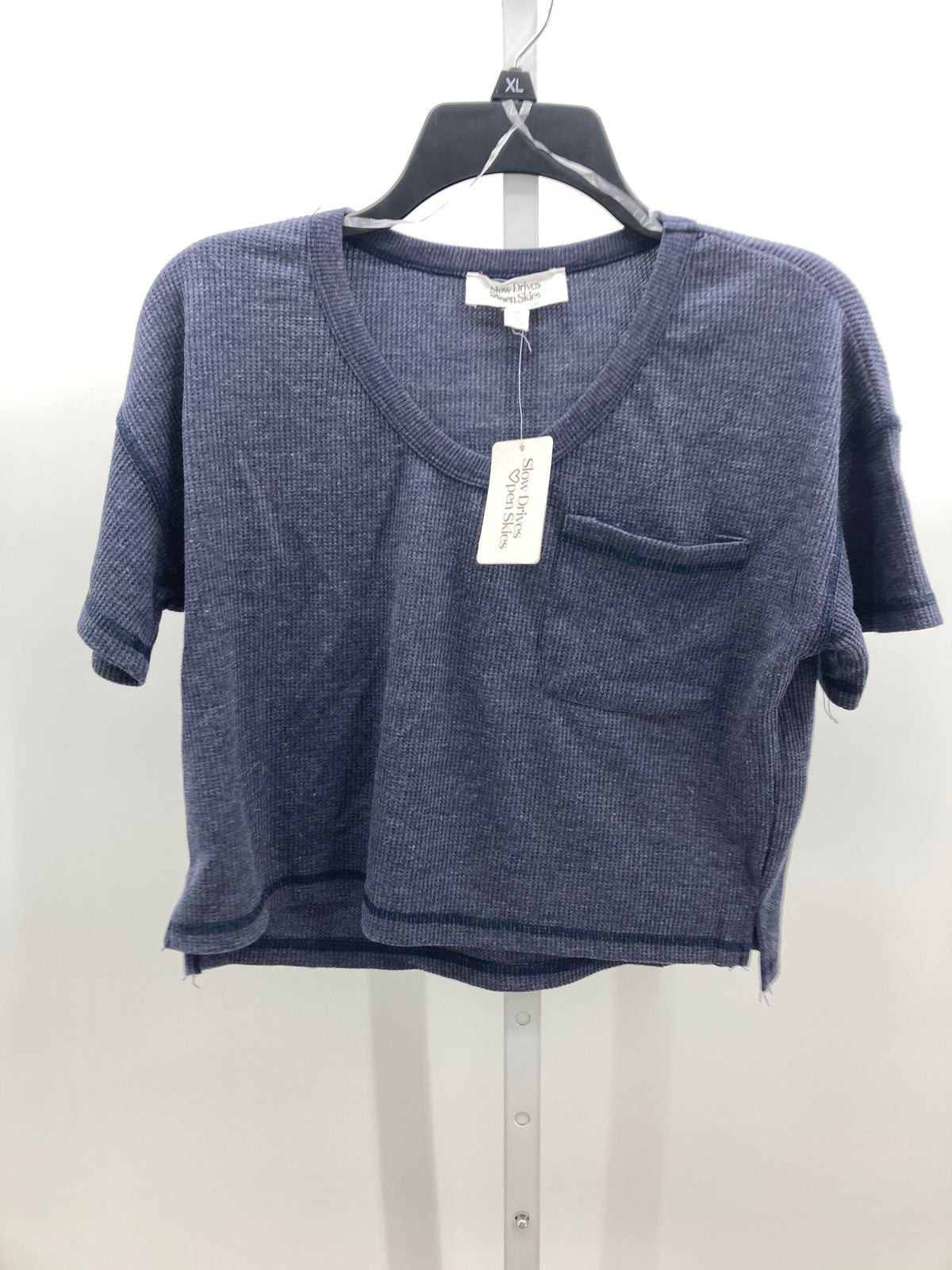 Size Medium Juniors Short Sleeve Shirt