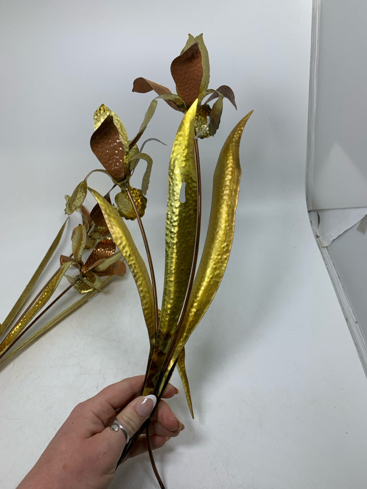 2 PC COPPER/GOLD COLORED METAL WORK LILLY FLOWERS WALL HANGING.
