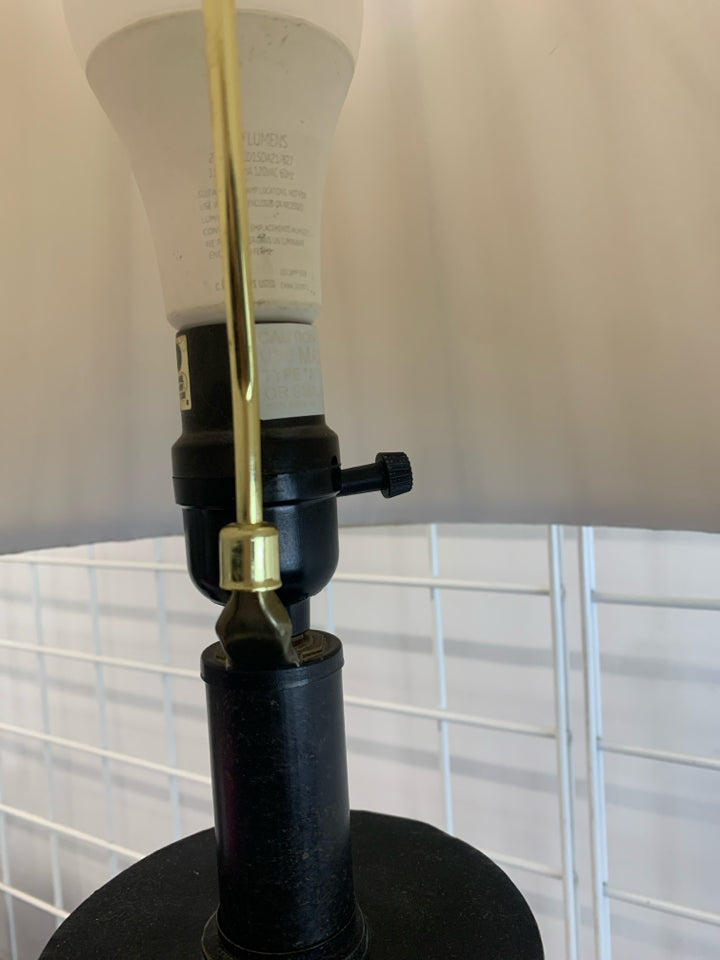 VTG-STYLE URN SHAPED LAMP W/PLEATED SHADE.