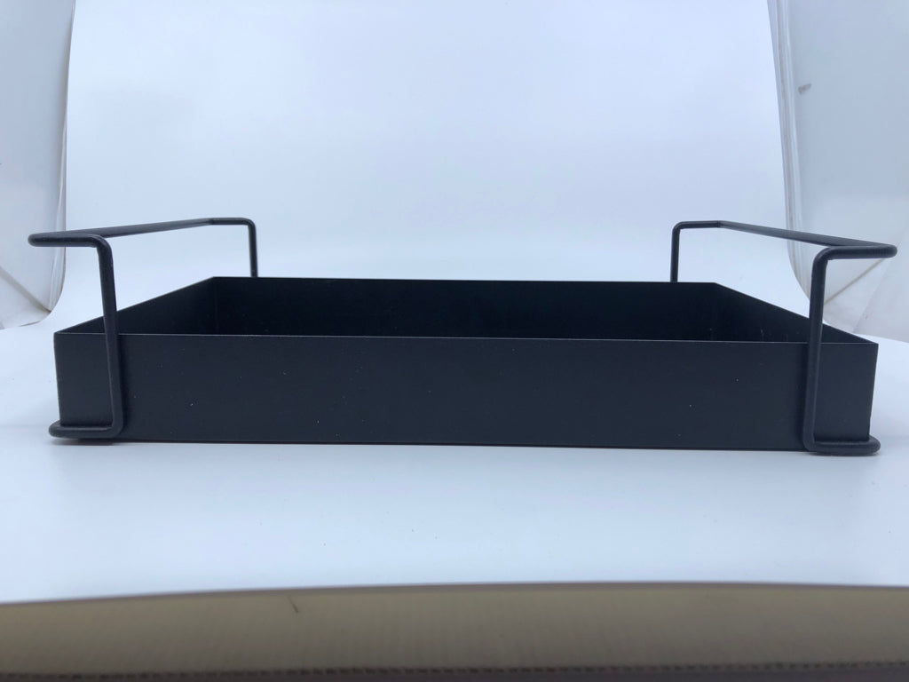 BLACK MATTE METAL RECTANGLE TRAY W/ HANDLES.