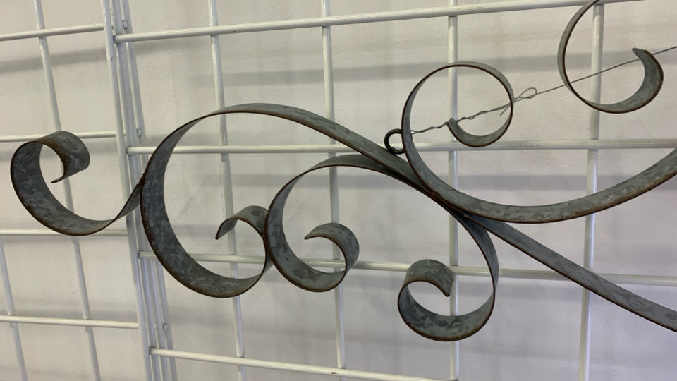 GALVANIZED METAL FLEUR DE LIS WALL HANGING.