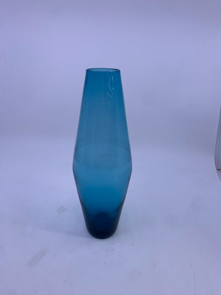 LIGHT BLUE VASE.