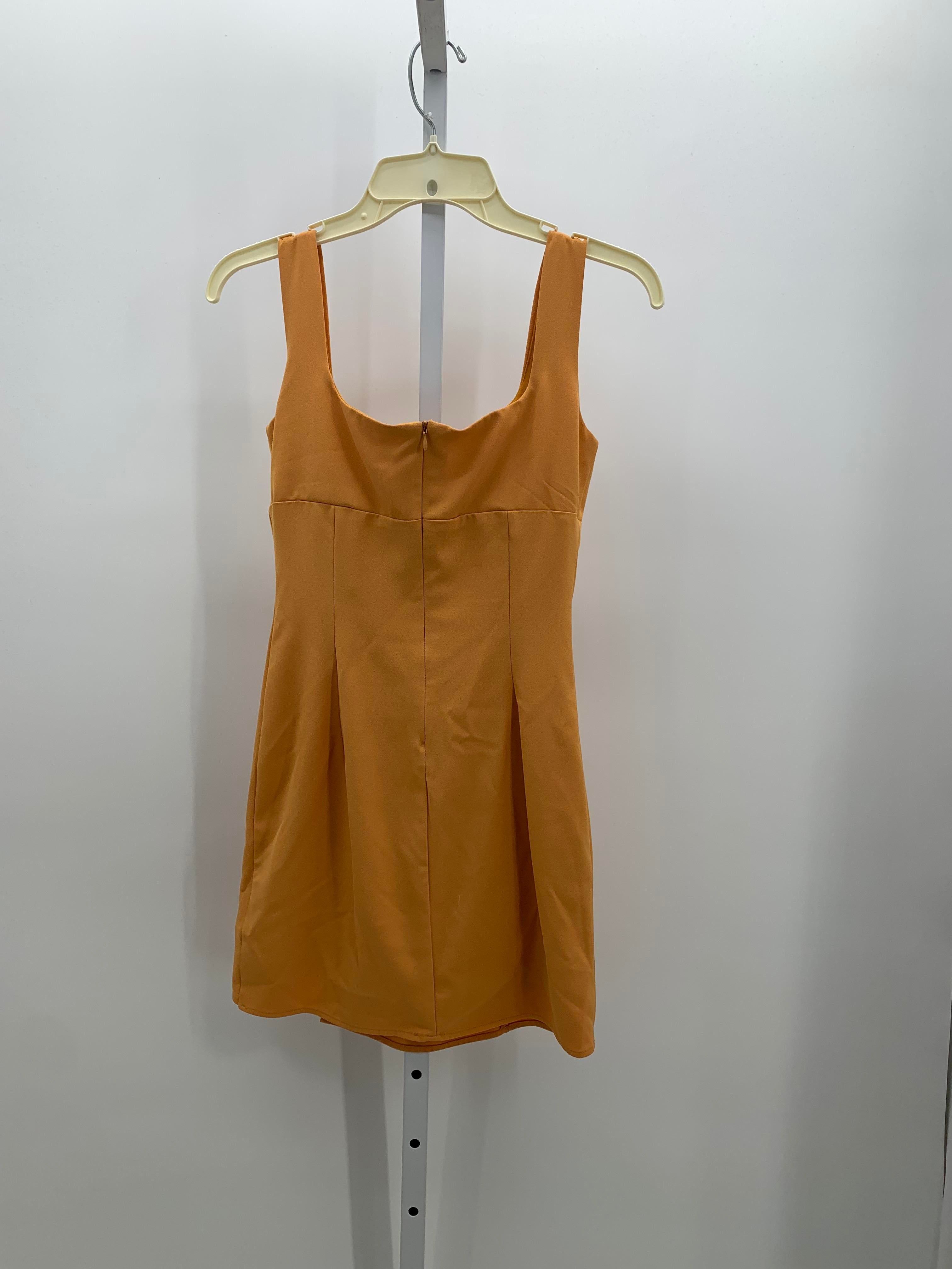 Size Medium Juniors Sleeveless Dress