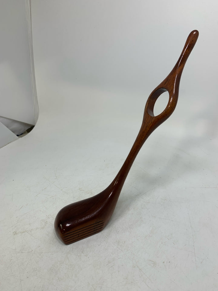 WOOD CARVED GOLF CLUB WINE HOLDER.