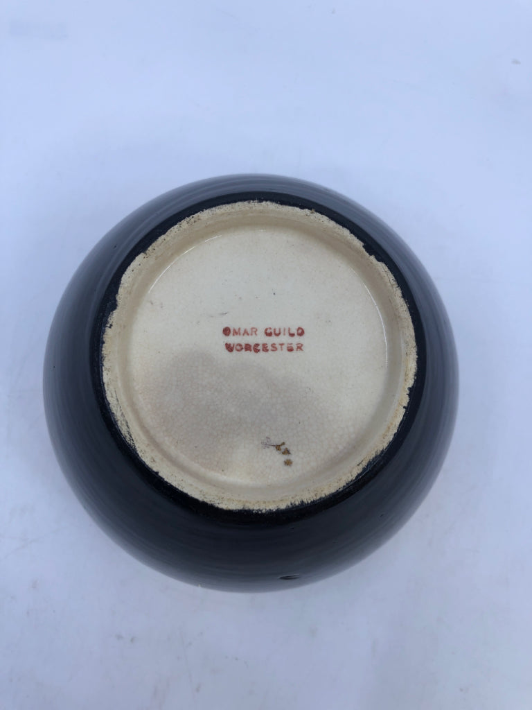 VTG BLACK W/GOLD RIM DETAIL PLANTER.