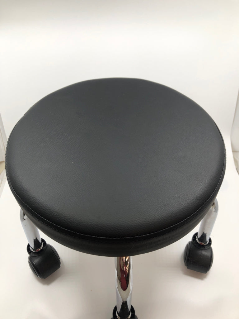 FAUX LEATHER BLACK ROLLING STOOL.