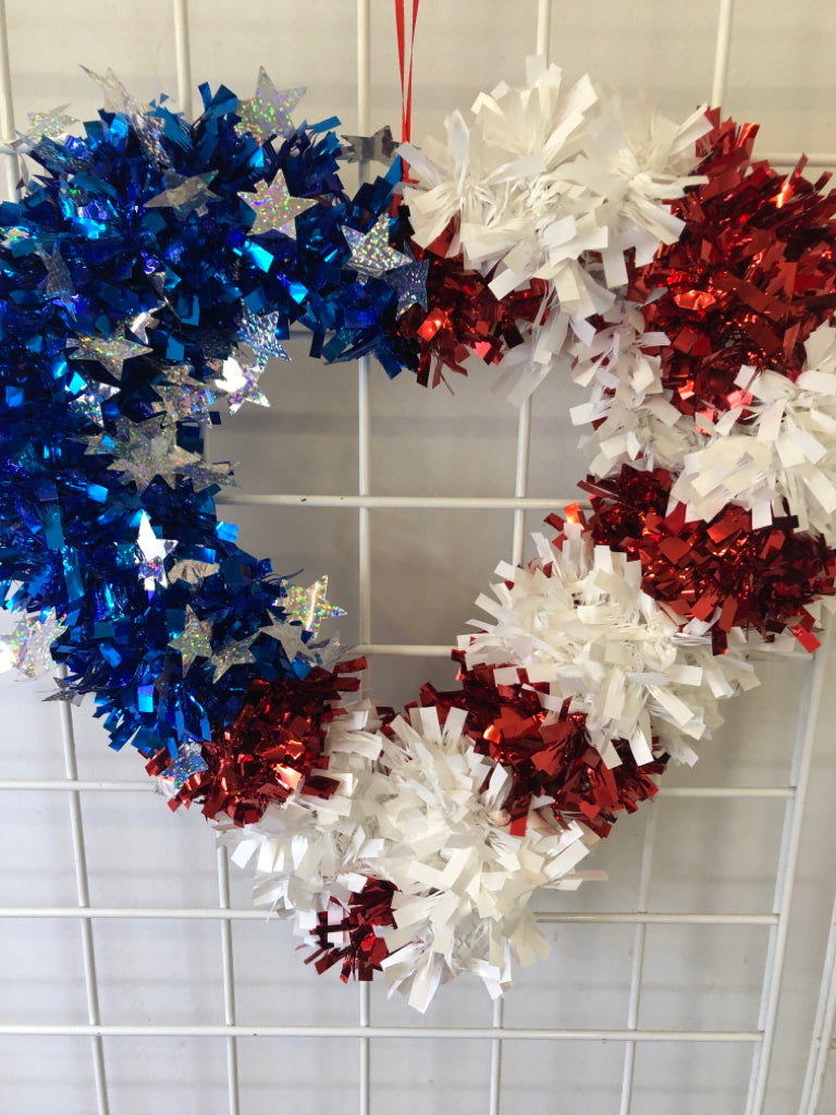 HEART TINSEL AMERICANA WREATH.