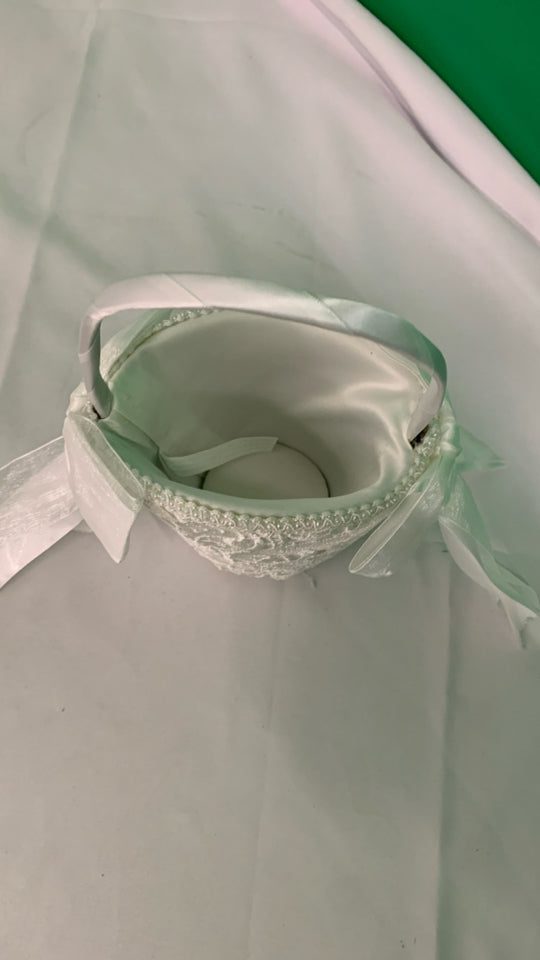 NIP FLOWER GIRL BASKET.