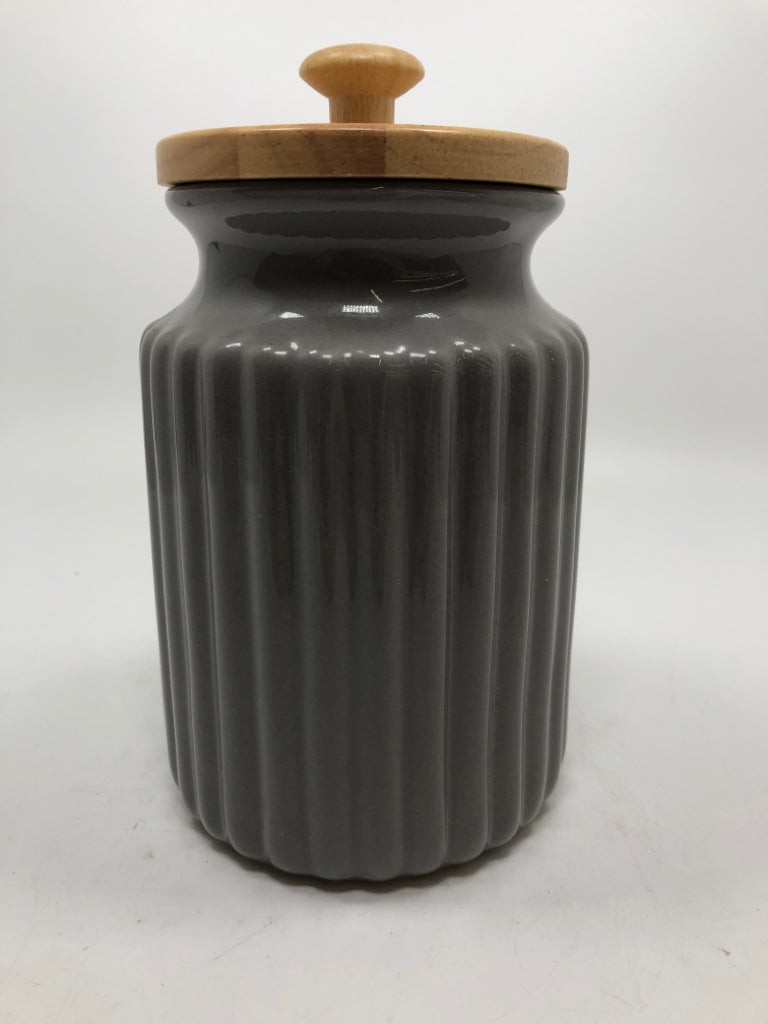 GREY CANISTER W/WOODEN LID.