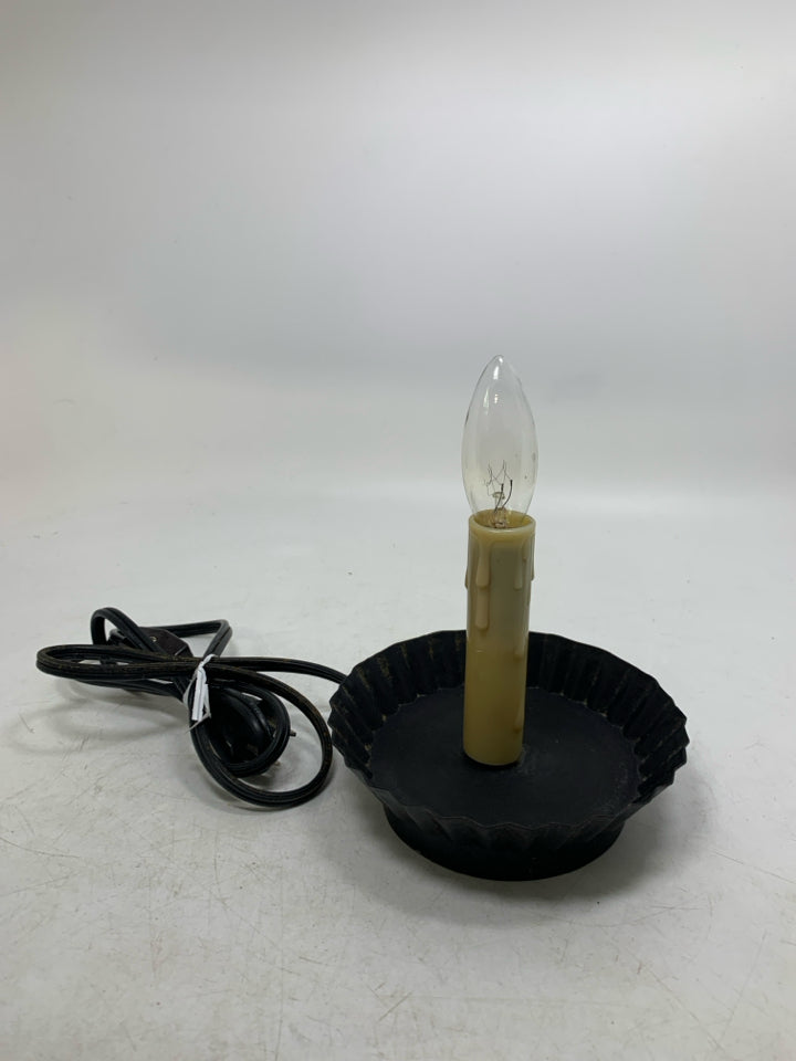 METAL BASE W/ FAUX CANDLE TABLE LAMP.