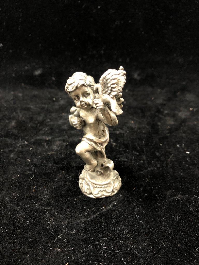 SM METAL CHERUB FIGURE ON PEDESTAL.