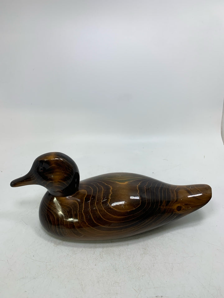 VTG BUNDY & COMPANY WOOD DUCK DECOY GLOSSY W/ WOOD KNOTS.