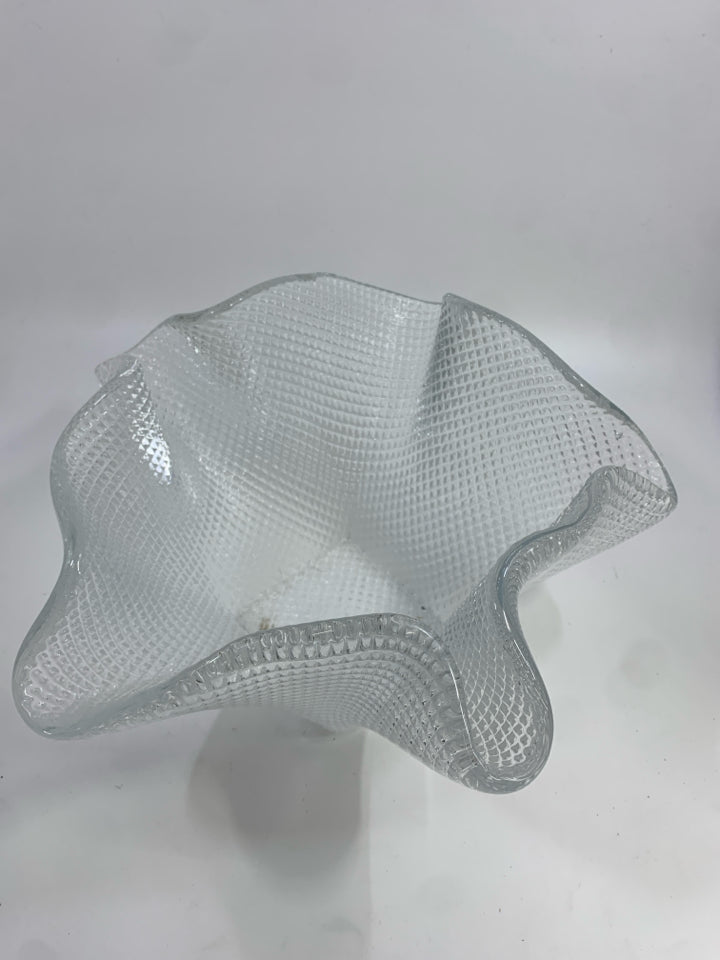 SCALLOPED RIBBON TEXTURED BOWL.