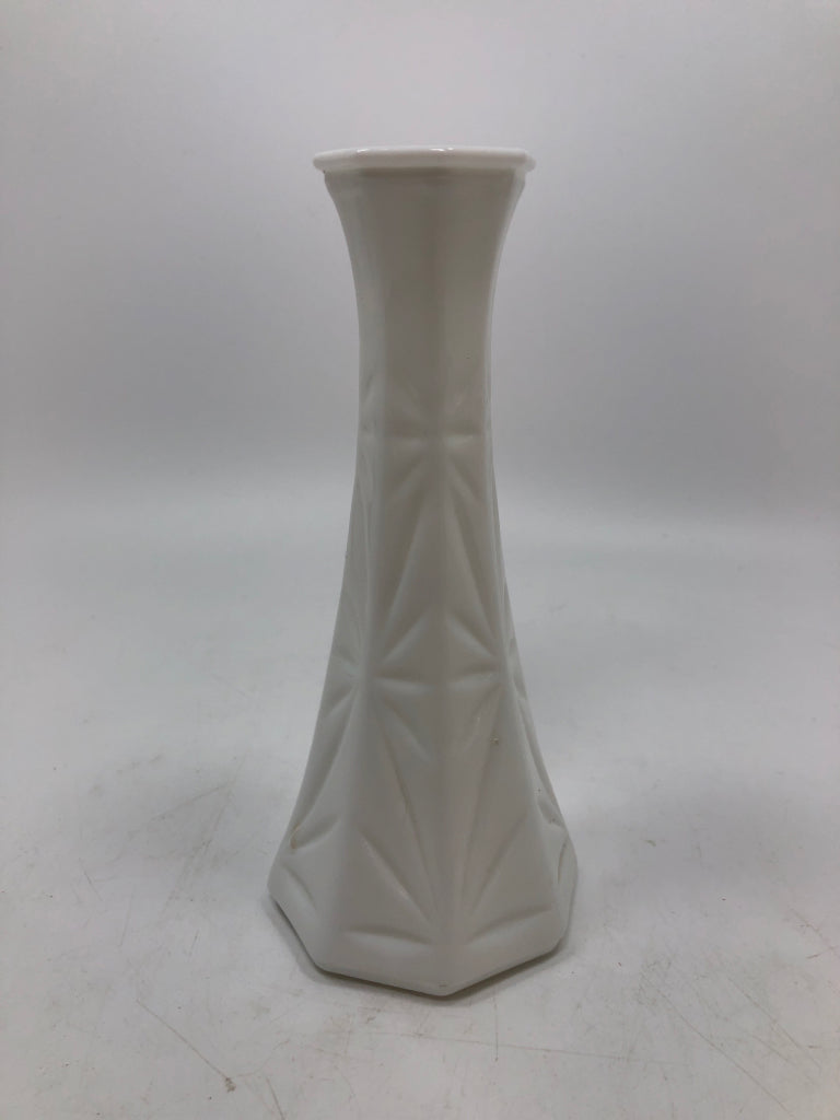 WHITE MILK GLASS BUD VASE.