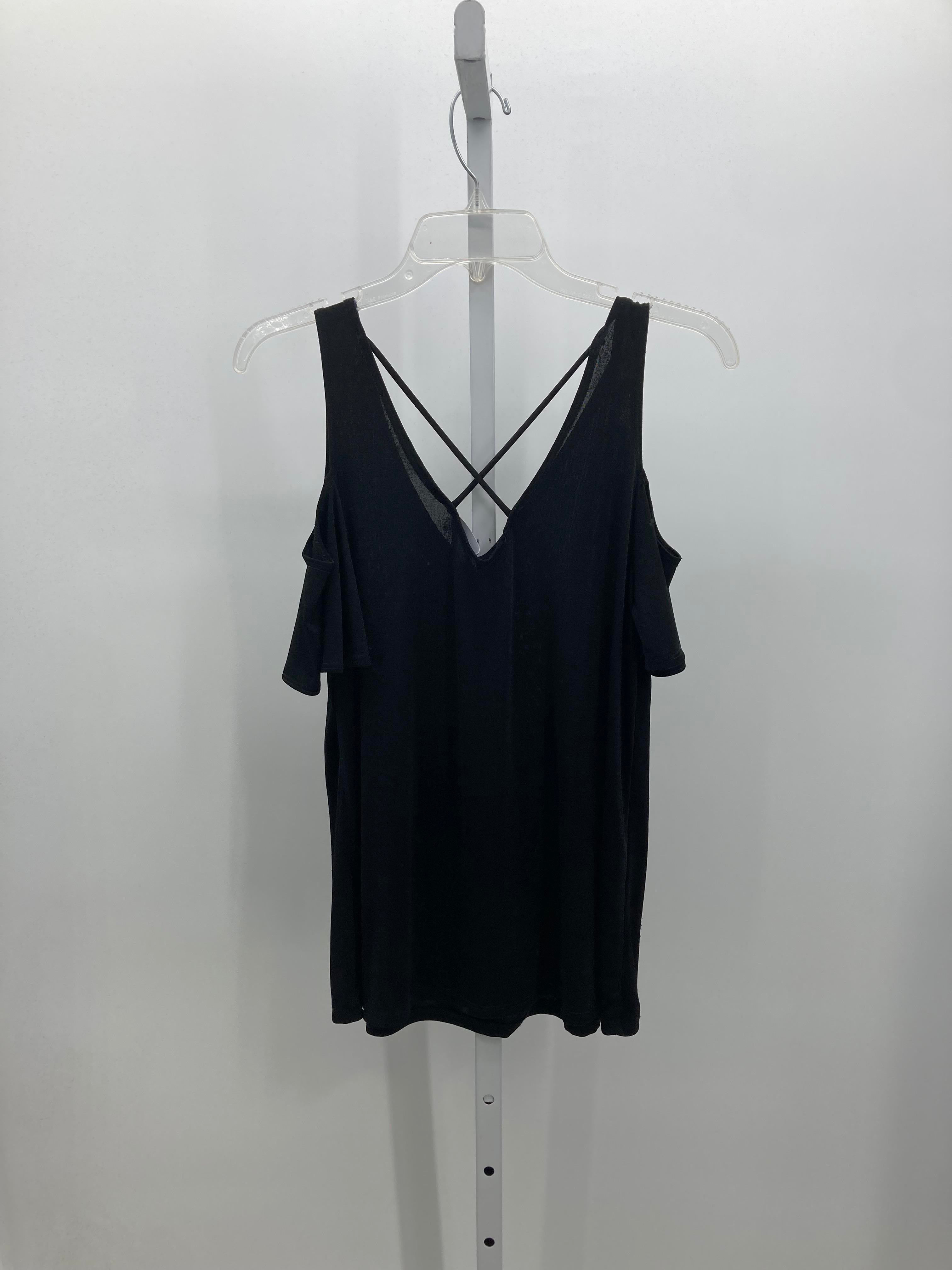 Size Medium Misses Short Sleeve Shirt