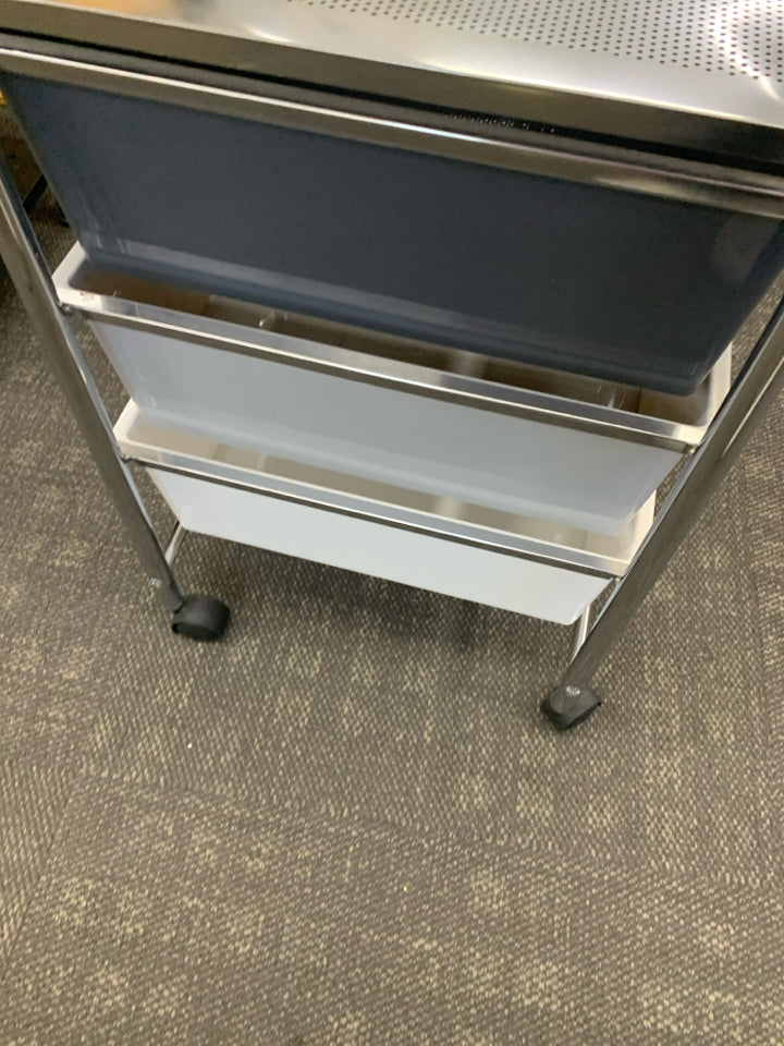 3-BIN STORAGE UNIT ON WHEELS W/GRAY&WHITE BINS.