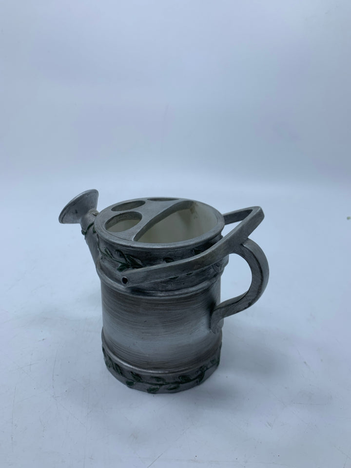 RESIN GREY WATERING CAN TOOTHBRUSH HOLDER.
