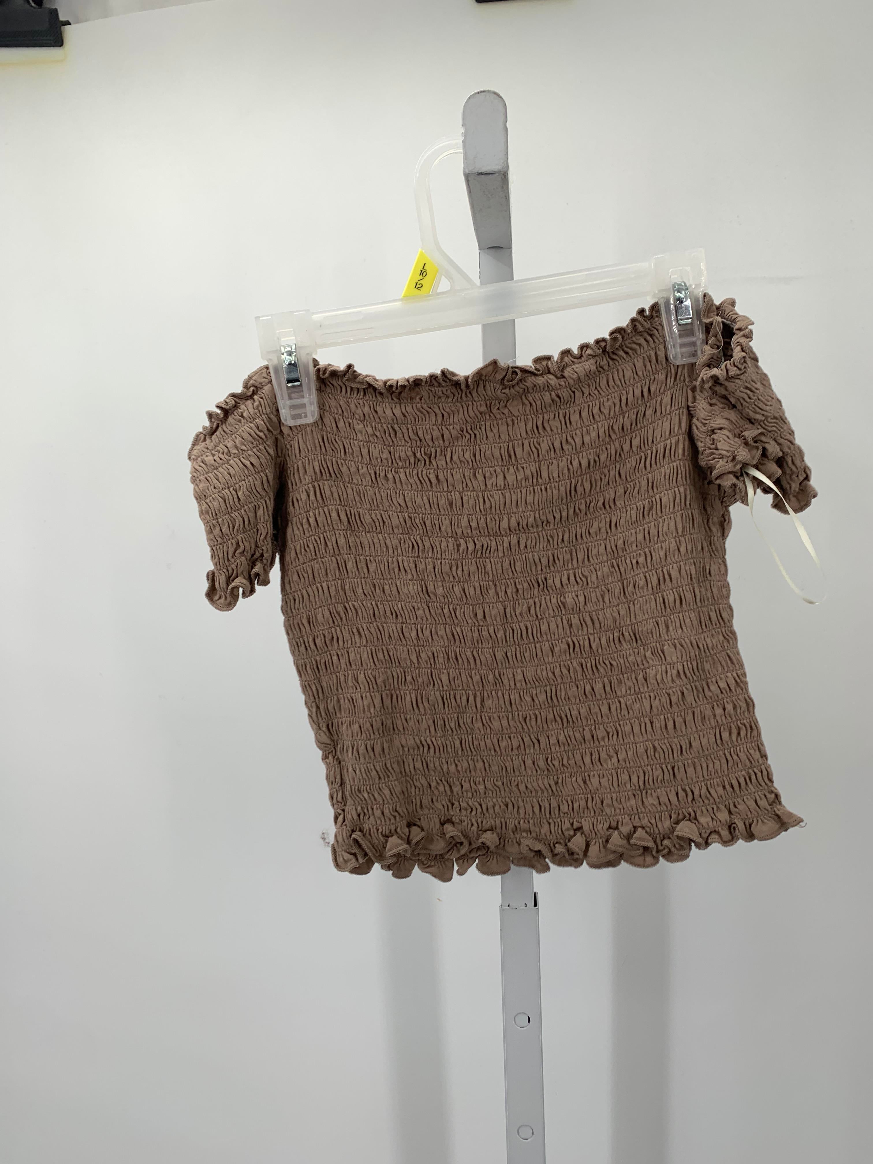 Size Small Juniors Short Sleeve Shirt